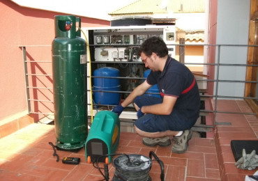 Reparación y recuperación de gas refrigerante